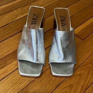 Silver leather Zara sandals